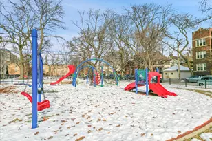 1647 W Sherwin Ave, Chicago, IL 60626 - Photo 22