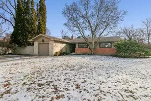 840 Auburn Ct, Highland Park, IL 60035 - Photo 1