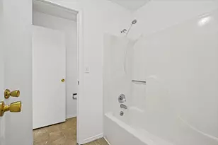 1916 Tracy Dr, Bloomington, IL 61704 - Photo 26