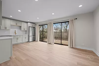 1533 S County Farm Road #1-4, Wheaton, IL 60189 - Photo 6