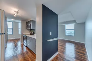 [Address not provided], Evanston, IL 60201 - Photo 2