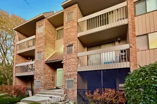 1498 E Ports O Call Dr, Palatine, IL 60067 - Photo 2