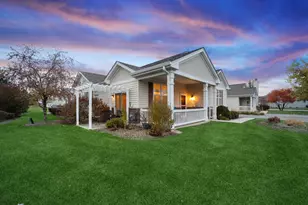 672 N Falls Circle, Pingree Grove, IL 60140 - Photo 16