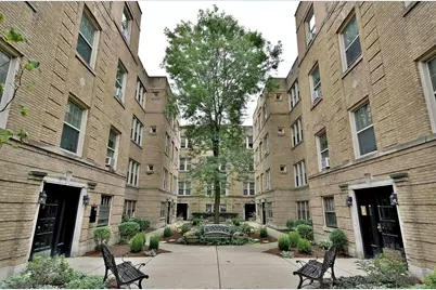 229 Washington Boulevard #1S, Oak Park, IL 60302 - Photo 1