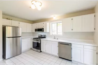 1412 W Crane Street #1, Arlington Heights, IL 60004 - Photo 2