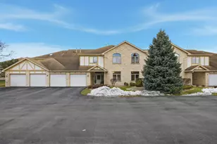 6431 Pine Cone Dr, Tinley Park, IL 60477 - Photo 2