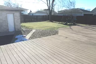 7711 W 82nd St, Bridgeview, IL 60455 - Photo 18