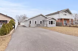 8555 S 79th Ave, Justice, IL 60458 - Photo 2