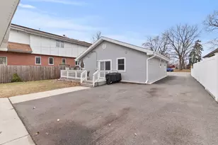 8555 S 79th Ave, Justice, IL 60458 - Photo 4