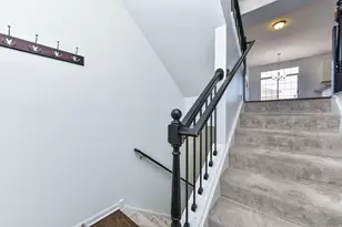 1910 Oxley Cir, Naperville, IL 60563 - Photo 2