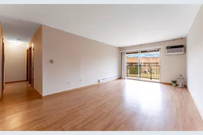 810 E Old Willow Road #209, Prospect Heights, IL 60070 - Photo 6