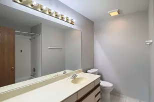 1202 Ballantrae Pl, Mundelein, IL 60060 - Photo 16