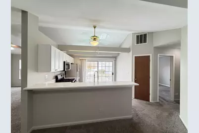 1202 Ballantrae Place #E, Mundelein, IL 60060 - Photo 8