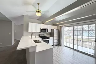 1202 Ballantrae Pl, Mundelein, IL 60060 - Photo 6