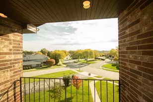 14949 Lake View Dr, Orland Park, IL 60462 - Photo 18