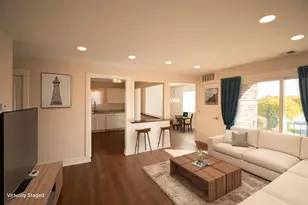 14949 Lake View Dr, Orland Park, IL 60462 - Photo 2