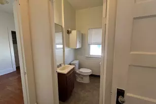 519 E Empire St, Freeport, IL 61032 - Photo 6