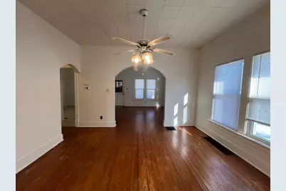 519 E Empire Street, Freeport, IL 61032 - Photo 4