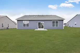 7513 Honeysuckle Ln, Joliet, IL 60431 - Photo 2