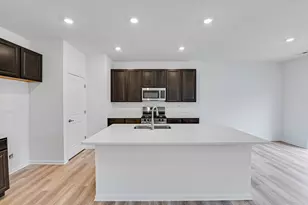 7513 Honeysuckle Ln, Joliet, IL 60431 - Photo 4