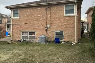 4050 W Columbia Ave, Lincolnwood, IL 60712 - Photo 2