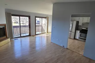 660 Cumberland Trail, Roselle, IL 60172 - Photo 6