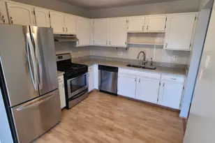 660 Cumberland Trail, Roselle, IL 60172 - Photo 2