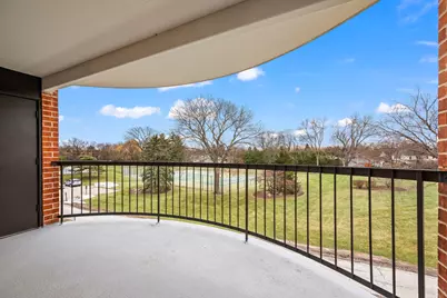 1415 E Central Road #306A, Arlington Heights, IL 60005 - Photo 2