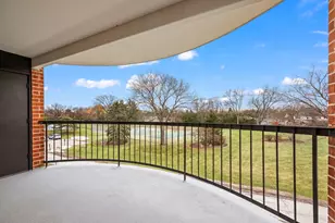 1415 E Central Rd, Arlington Heights, IL 60005 - Photo 2