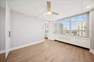 88 W Schiller St, Chicago, IL 60610 - Photo 12