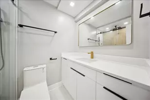 88 W Schiller St, Chicago, IL 60610 - Photo 14