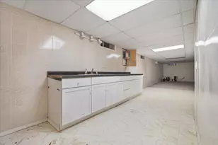 7 Walker Dr, Bloomington, IL 61701 - Photo 12