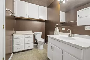 505 W North St, Stanford, IL 61774 - Photo 20