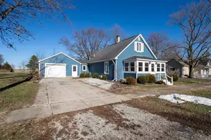 505 W North St, Stanford, IL 61774 - Photo 2