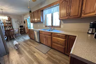 918 E Le Fevre Ave, Gibson City, IL 60936 - Photo 6