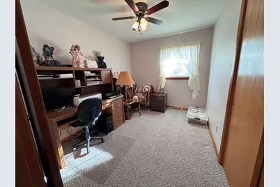 918 E Lefevre Avenue, Gibson City, IL 60936 - Photo 8