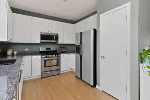 4781 Highwood Ln, Lake in the Hills, IL 60156 - Photo 8