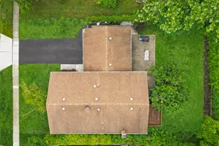 220 Osage Ln, Buffalo Grove, IL 60089 - Photo 56