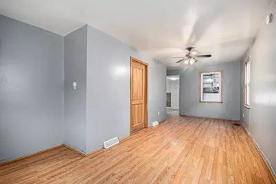 534 Rosewood Avenue, Aurora, IL 60505 - Photo 4