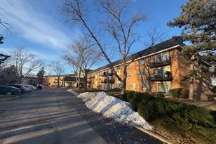 1198 Royal Glen Dr, Glen Ellyn, IL 60137 - Photo 2