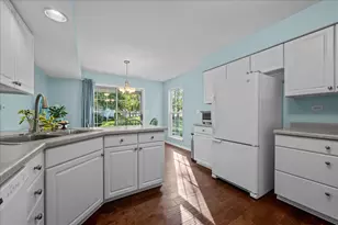 1320 Georgetown Dr, Batavia, IL 60510 - Photo 8