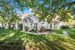 1320 Georgetown Dr, Batavia, IL 60510 - Photo 1