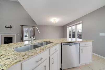 12441 Woodcrest Lane, Roscoe, IL 61073 - Photo 16