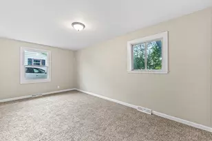 1450 Winter Dr, Freeport, IL 61032 - Photo 10