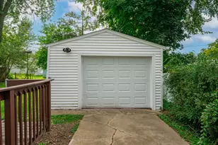 1450 Winter Dr, Freeport, IL 61032 - Photo 18