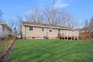 1319 Rutledge Rd, Bloomington, IL 61704 - Photo 2