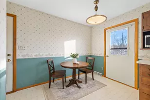 1319 Rutledge Rd, Bloomington, IL 61704 - Photo 6