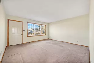 1319 Rutledge Rd, Bloomington, IL 61704 - Photo 8