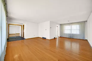 17024 Kimbark Ave, South Holland, IL 60473 - Photo 4