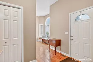 209 Geneva Ln, McHenry, IL 60051 - Photo 4